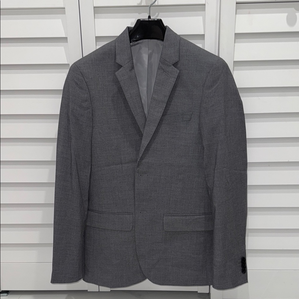 H&M Gray Sport Coat with Notched Lapel and Structured Silhouette